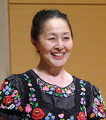 ヴァイオリンとヴィオラを担当する楽団リーダーの杉山さゆりさん